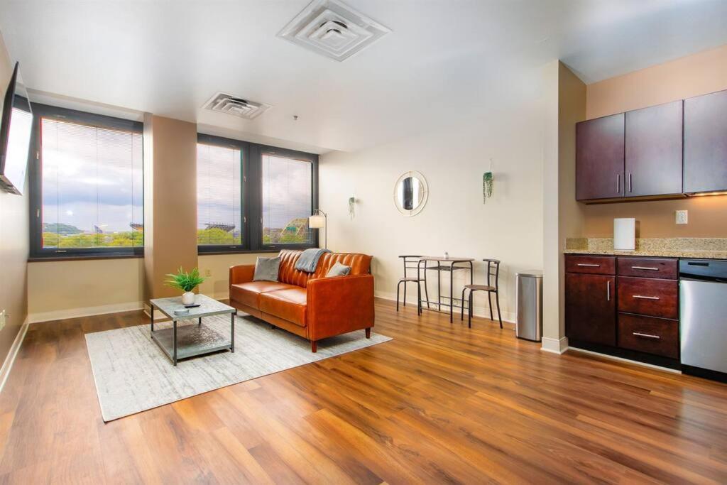 Sprawling Stadium Views Wonderful Location 24-7 Parking Gym Lounge Pittsburgh Exterior photo