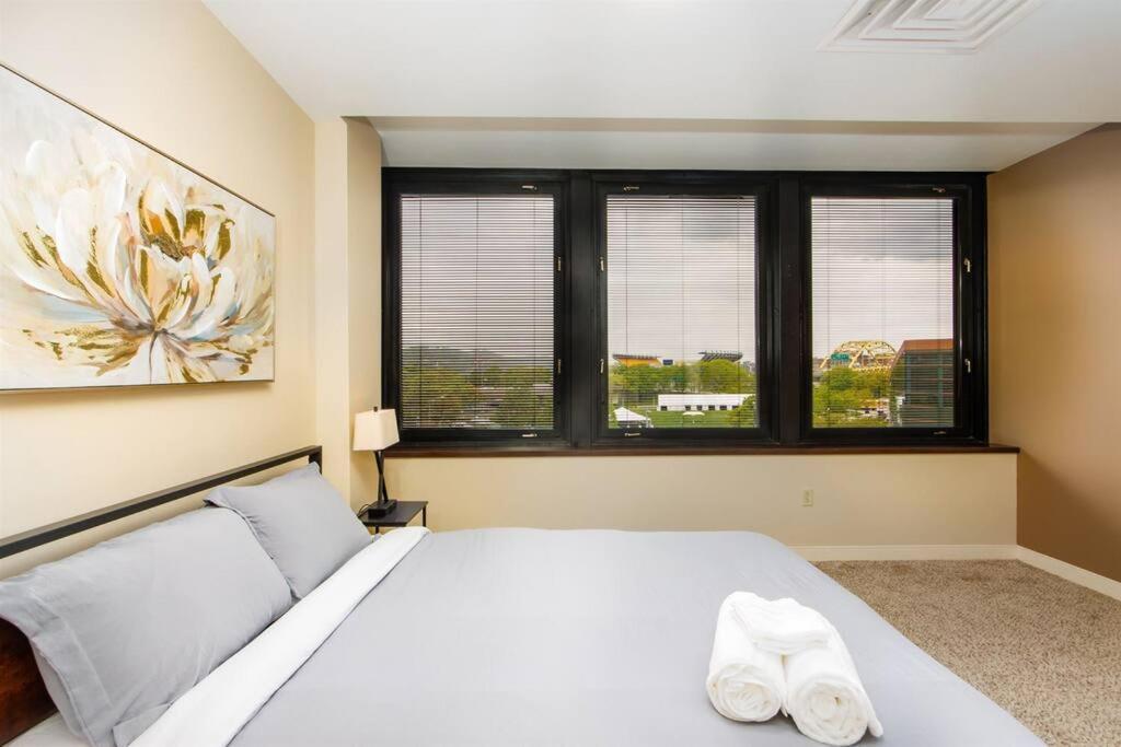 Sprawling Stadium Views Wonderful Location 24-7 Parking Gym Lounge Pittsburgh Exterior photo